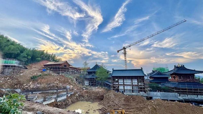 商场玻璃幕墙工程：揭秘报价背后的关键因素**